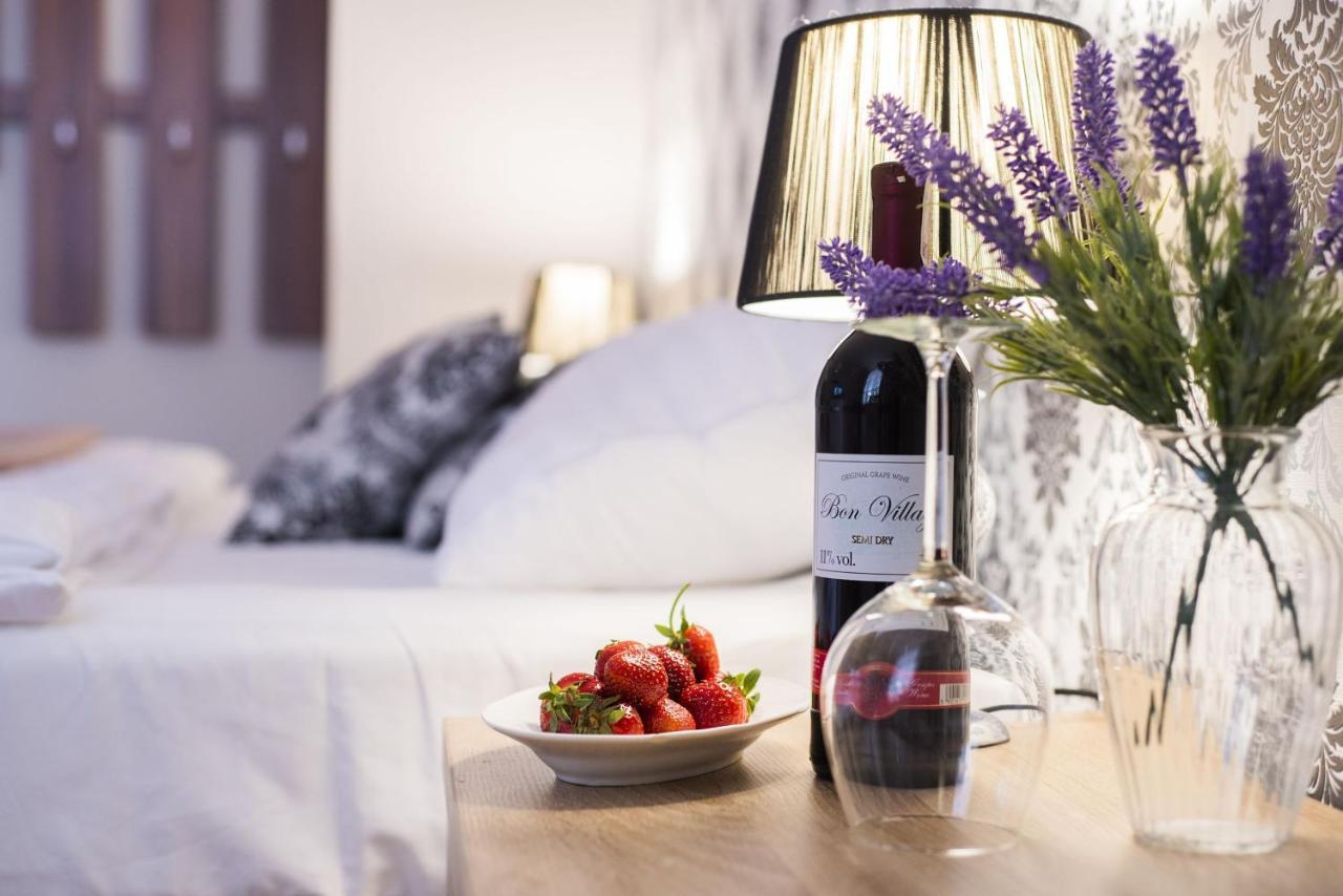 Lawendowy Dworek Bed & Breakfast *