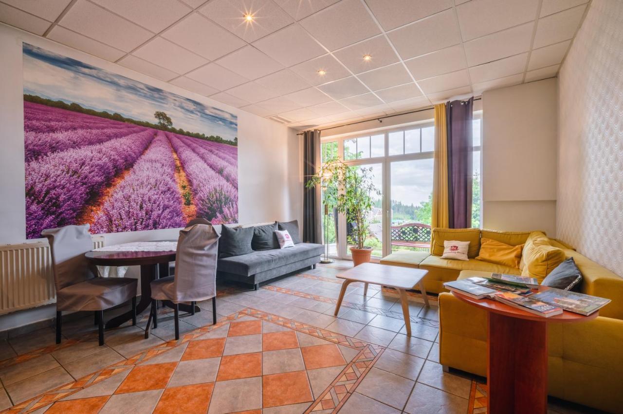 Bed & Breakfast Lawendowy Dworek